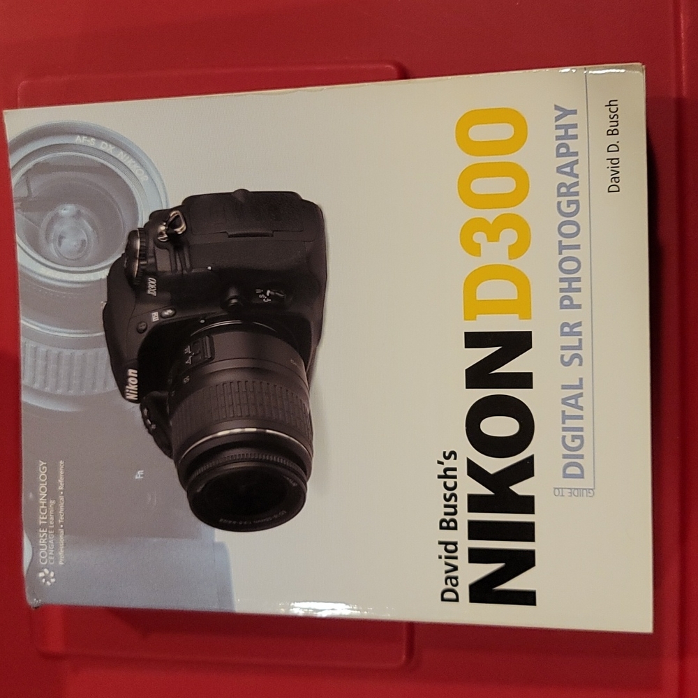 David Busch's Nikon D300 manual